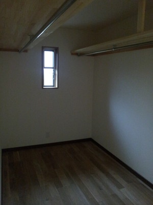 階段のある平屋建の家